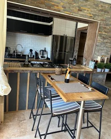 Apartmán Aux Angles, Cosy, Bien Equiper, Vu Sur Lac, 5 Min A Pieds Des Pites